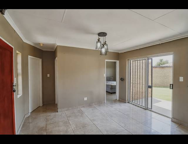 2 BEDROOM TOWNHOUSE FOR SALE IN HALFWAY GARDENS